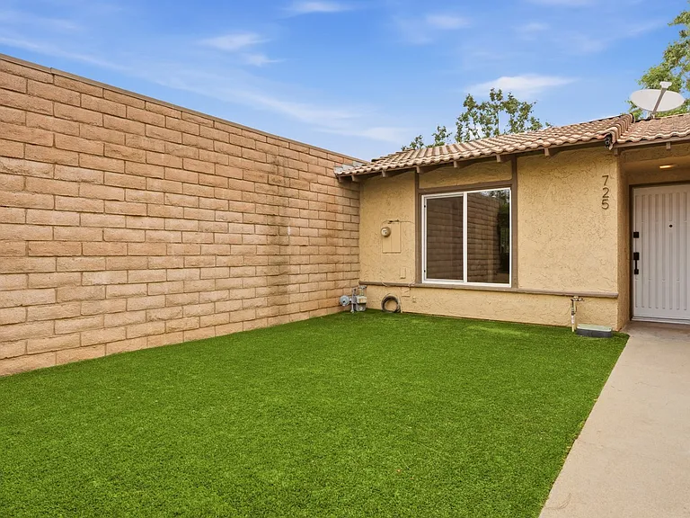 725 Palomares Ave — Photo 34