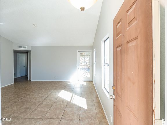 4th image of 3838 W MARCONI Avenue