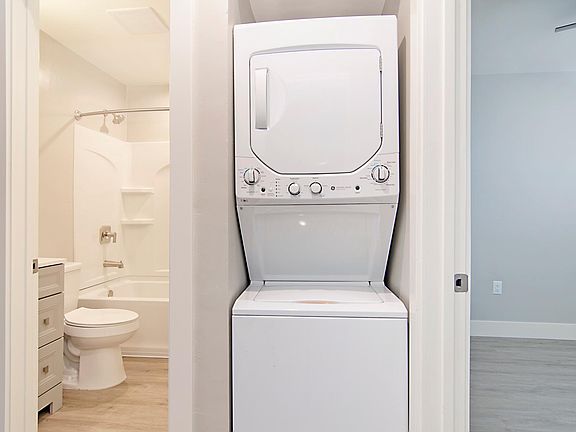 5th image of 3837 Wabash Ave #2