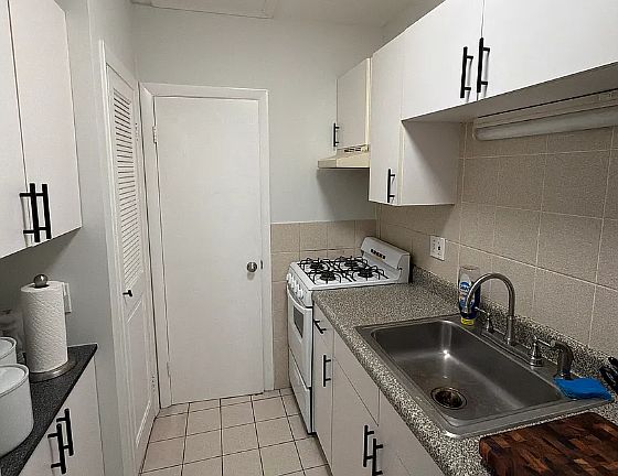 2nd image of 211 Beacon St APT 4