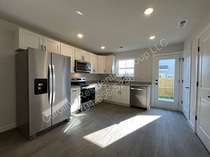 130 18th St NW — Photo 4
