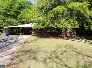 99 Robin Hood Rd, Reynolds, GA 31076