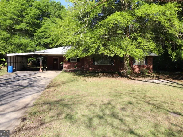 99 Robin Hood Rd, Reynolds, GA 31076