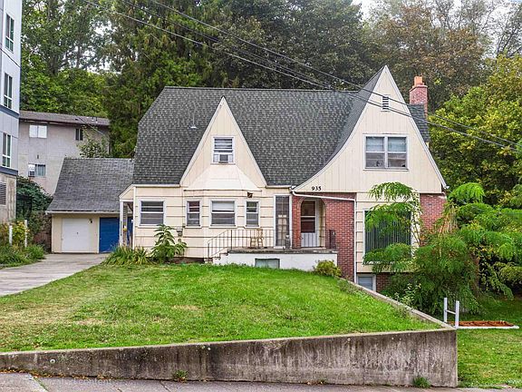3rd image of 935 NE C St