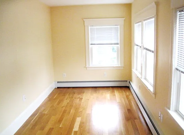 3 bed, 1900 sqft, $3,700 — Photo 3