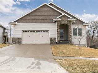 5200 Ruhd St SW, Cedar Rapids, IA 52404