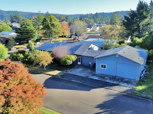 589 Ivy St, Florence, OR 97439
