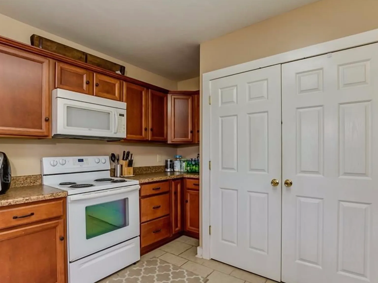 3 bed, 1394 sqft, $1,950 — Photo 4