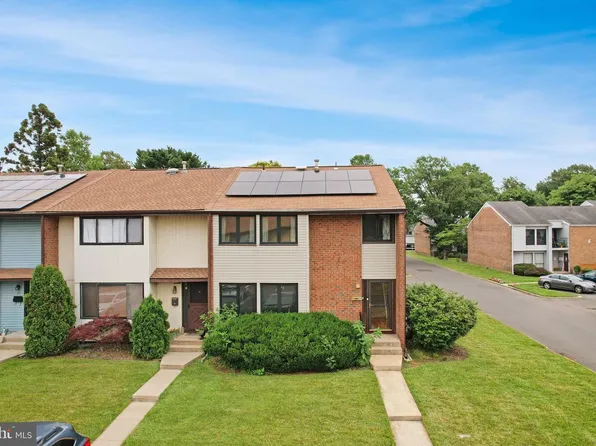 17 Dennison Dr, East Windsor, NJ 08520