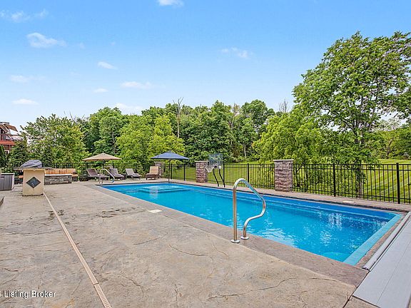 3rd image of 3912 Clarke Pointe Ct