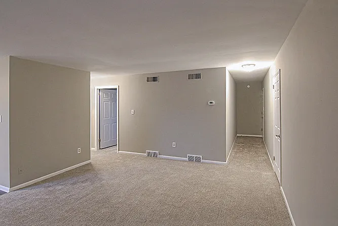 Elmwood Apartments — Photo 13