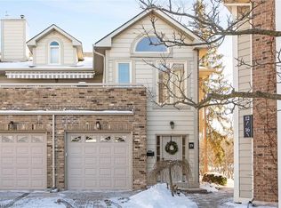 3230 New St #19, Burlington, ON L7N 1M8