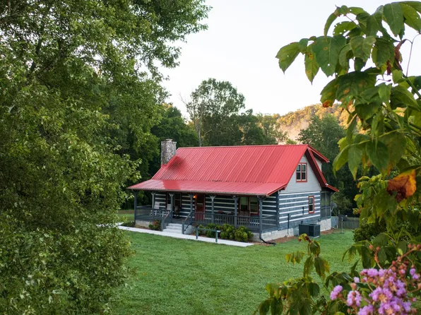 1321 Maddox Rd, Centerville, TN 37033