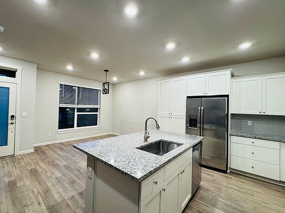 4th image of 6914 SE Blanton St