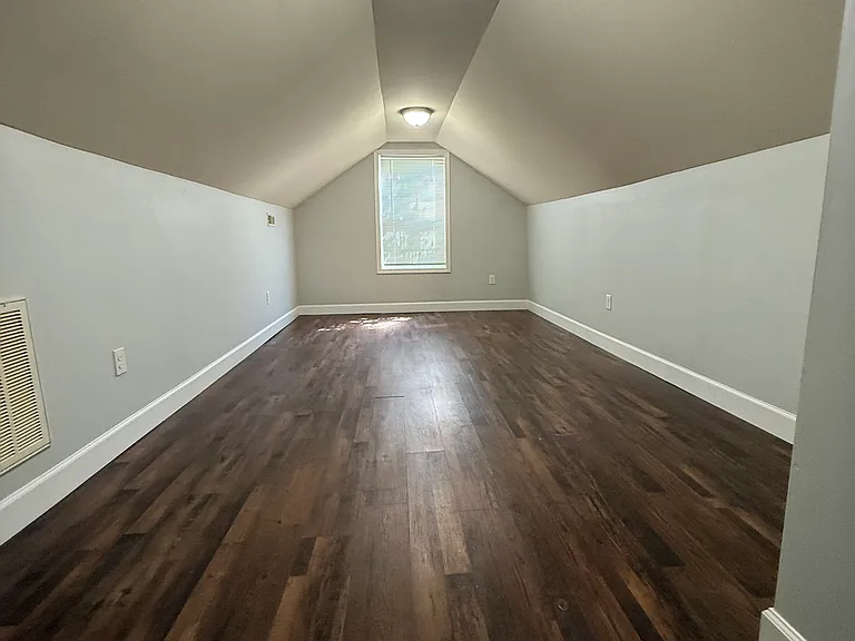 8 McBrien Rd — Photo 18