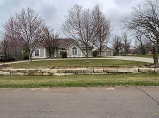 4216 SW Aylesbury Rd, Topeka, KS 66610