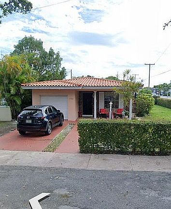 2nd image of 1560 San Benito Ave