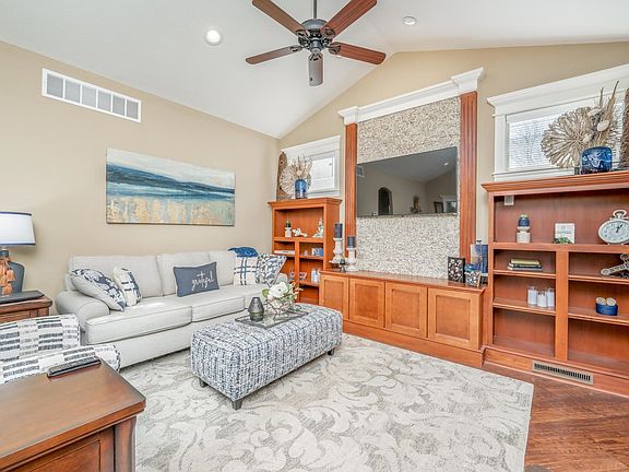 2nd image of 1018 Myles Dr
