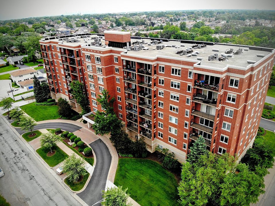 1st image of 5555 N Cumberland Ave Unit 702