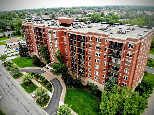 5555 N Cumberland Ave Unit 702, Chicago, IL 60656