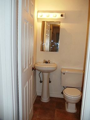5th image of 5416 S Cedar St Unit B