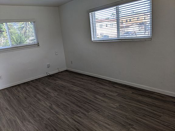 2nd image of 4804 Santa Cruz Ave