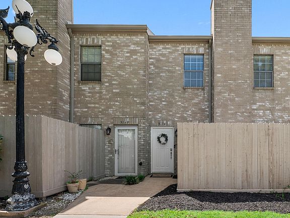 3rd image of 3114 Holly Hall St #3114