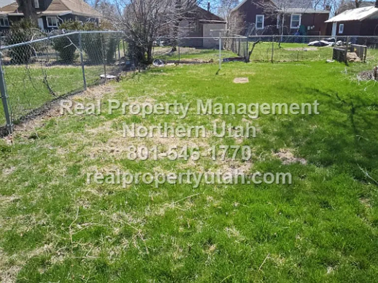 963 Rushton St — Photo 15