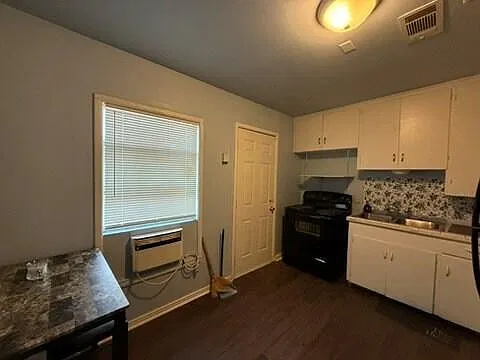 2 bed, 1.0 bath, 810 sqft, $1,400 — Photo 4