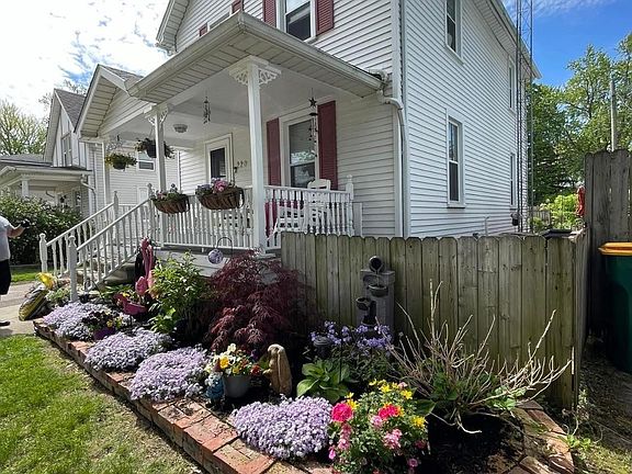 3rd image of 220 E Lorain St