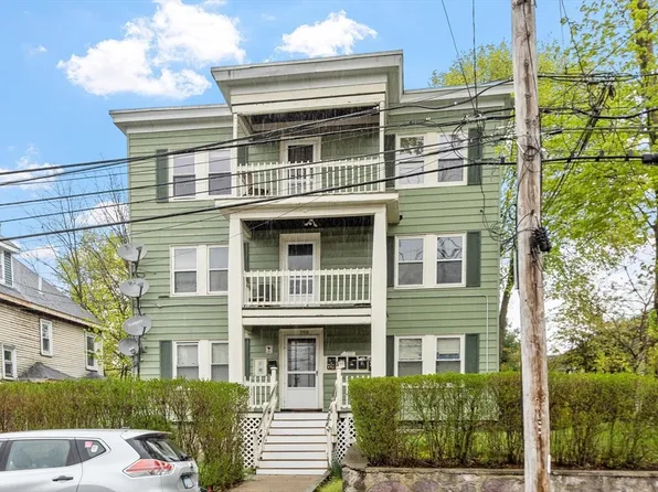 700 Metropolitan Ave, Hyde Park, MA 02136