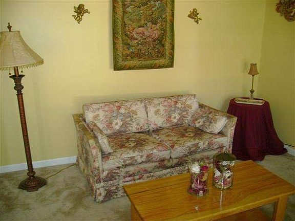 4th image of 6755 Knollwood Dr