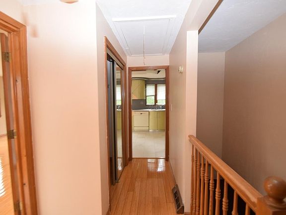 5th image of 56 Boylston St