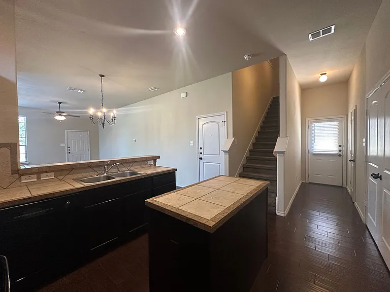 160 Creekside Villa Dr — Photo 9