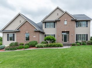 4127 Thunder Ridge Rd, Bettendorf, IA 52722