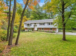 3 Candlewood Dr, Andover, MA 01810