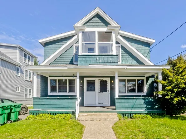 32 Chateaugay St, Chicopee, MA 01020