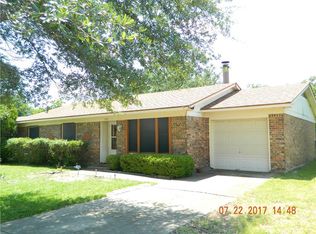 1104 John Reagan St, Benbrook, TX 76126