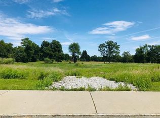 8 Garrett Dr, Newton, NJ 07860