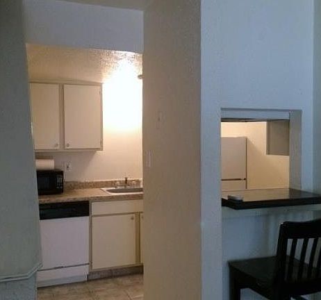 3rd image of 4407 Carter Creek Pkwy APT 8