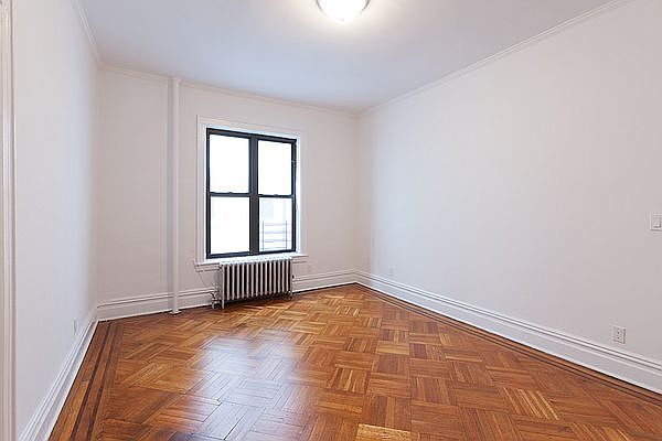 1st image of 568 5th St APT 2B