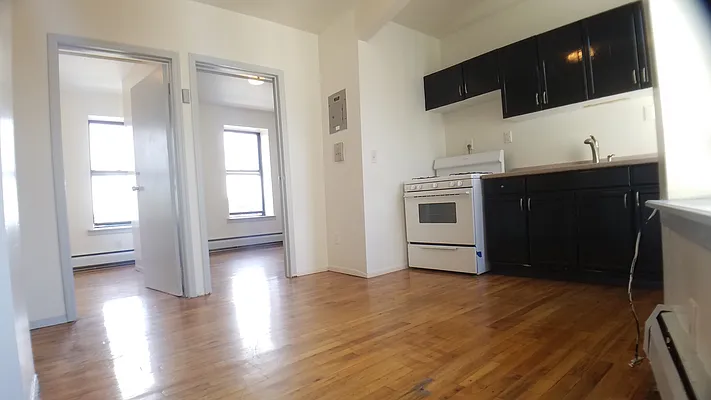 Rented by Uptown Flats LLC | media 21