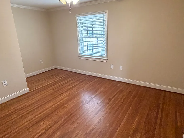 736 W Franklin St #736 — Photo 9