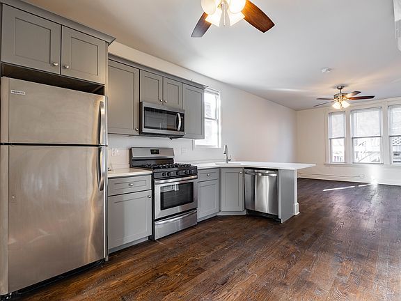 4th image of 3135 N Oakley Ave #2R