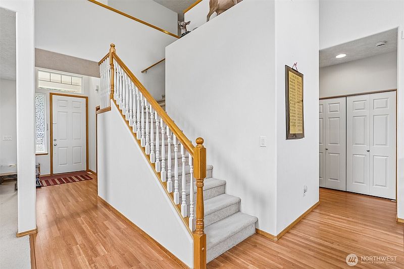 4th image of 17608 SE 35th Street