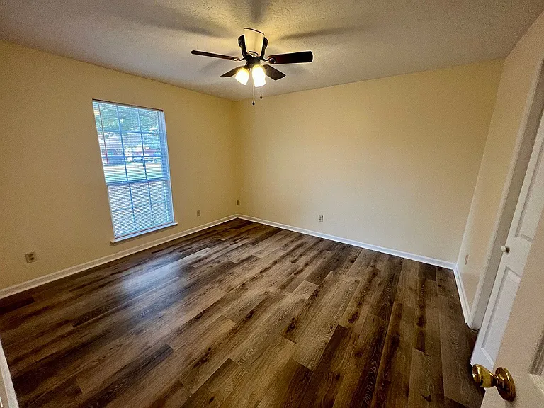 446 Westgate Blvd — Photo 9