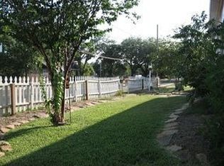 529 E Mulberry St, Angleton, TX 77515
