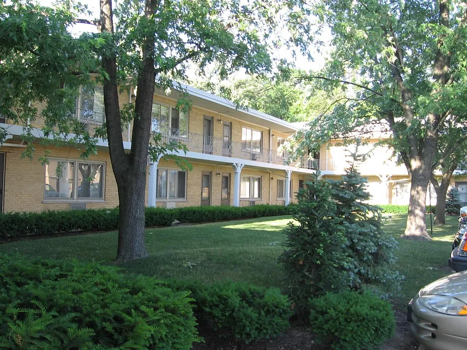 1609 Waukegan Rd