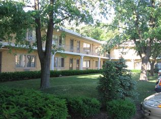 1603 Waukegan Rd APT 2, Glenview, IL 60025