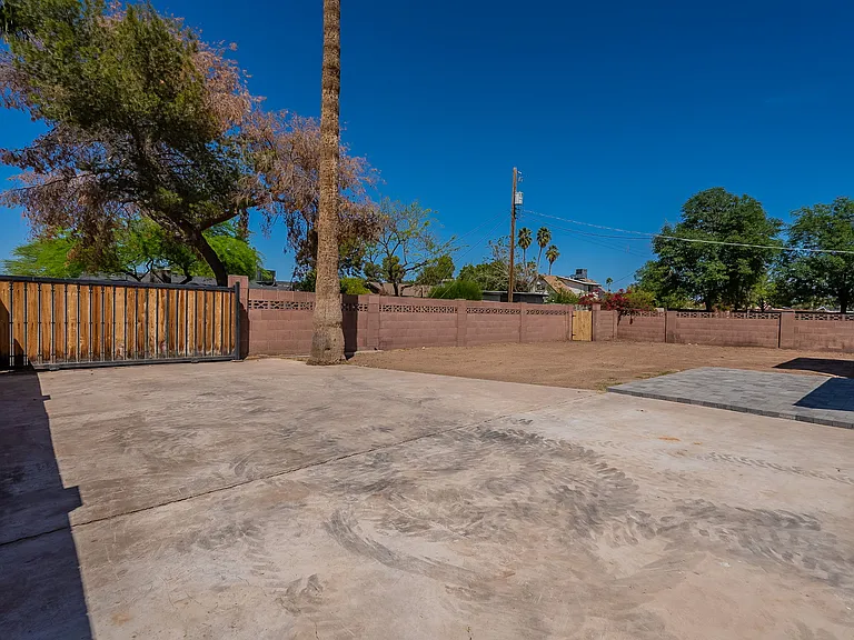 102 E Santa Cruz Dr — Photo 38